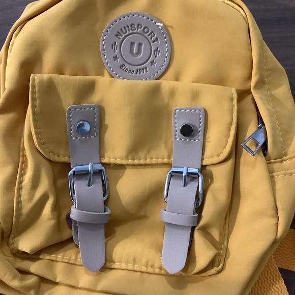 New Mini yellow lightweight backpack - Picture 4 of 11